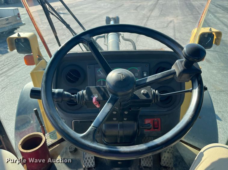 image for item DP2085 2005 John Deere 544J  wheel loader