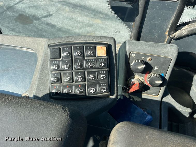 image for item DP2085 2005 John Deere 544J  wheel loader