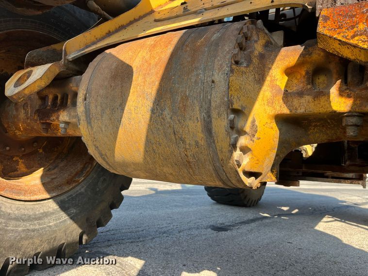 image for item DP2085 2005 John Deere 544J  wheel loader