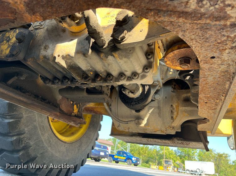 image for item DP2085 2005 John Deere 544J  wheel loader