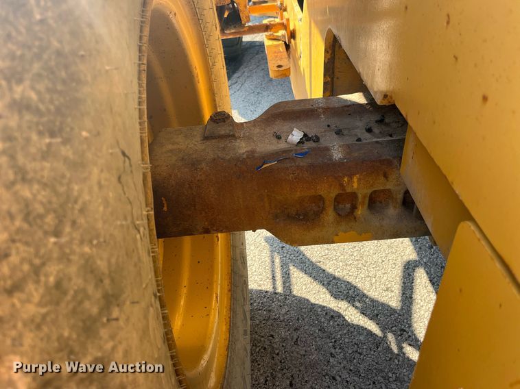 image for item DP2085 2005 John Deere 544J  wheel loader