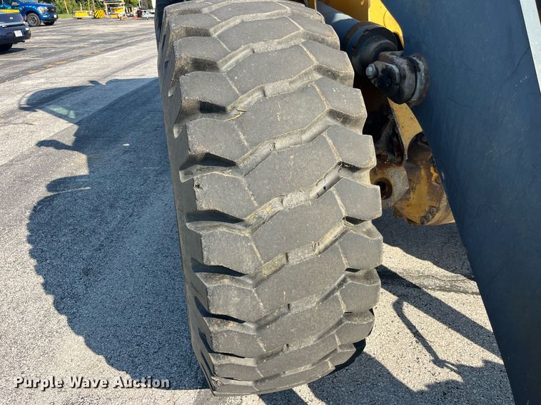 image for item DP2085 2005 John Deere 544J  wheel loader
