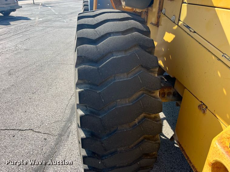 image for item DP2085 2005 John Deere 544J  wheel loader