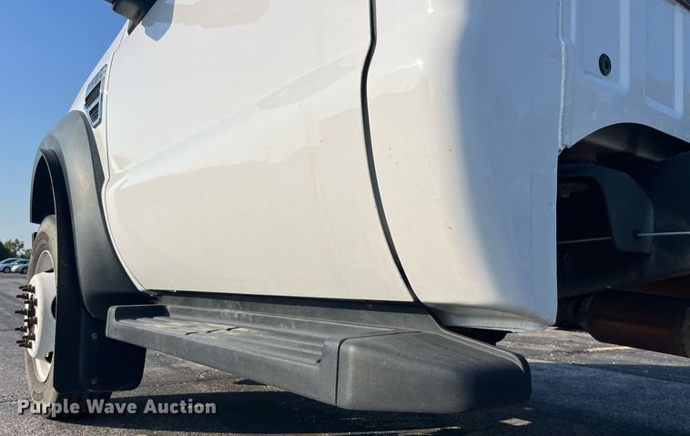 image for item DP2086 2010 Ford F450 Super Duty XL  truck cab and chassis