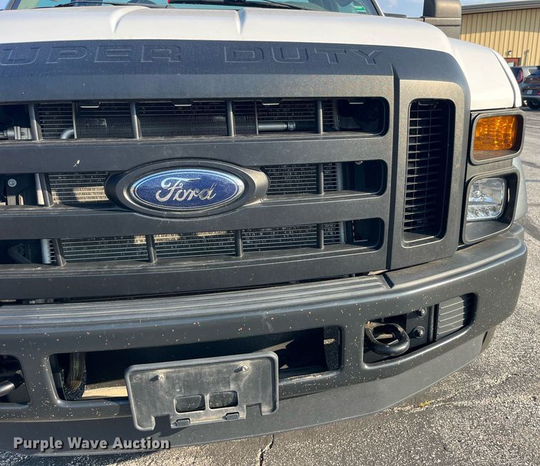 image for item DP2086 2010 Ford F450 Super Duty XL  truck cab and chassis