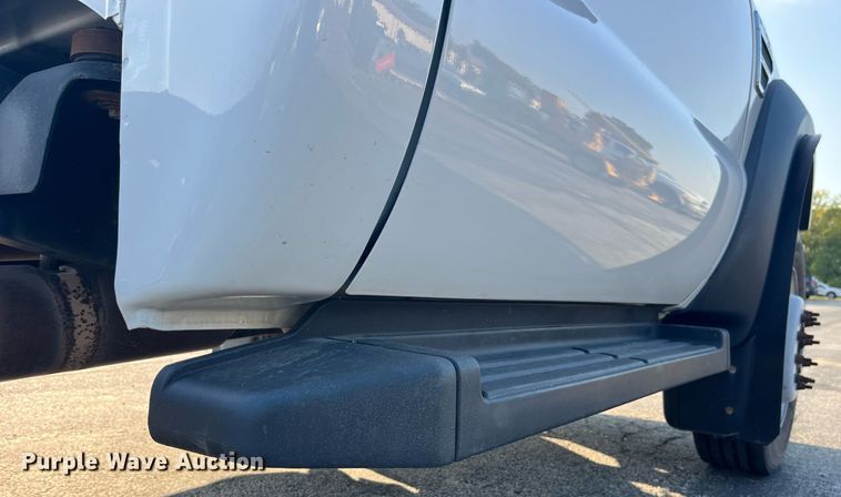 image for item DP2086 2010 Ford F450 Super Duty XL  truck cab and chassis