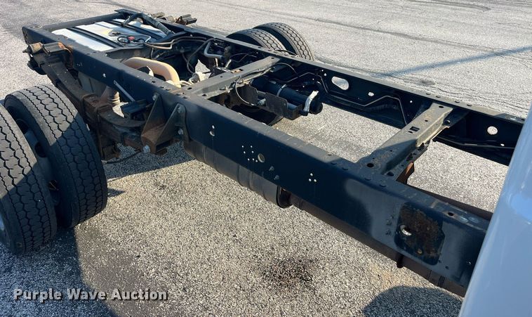 image for item DP2086 2010 Ford F450 Super Duty XL  truck cab and chassis