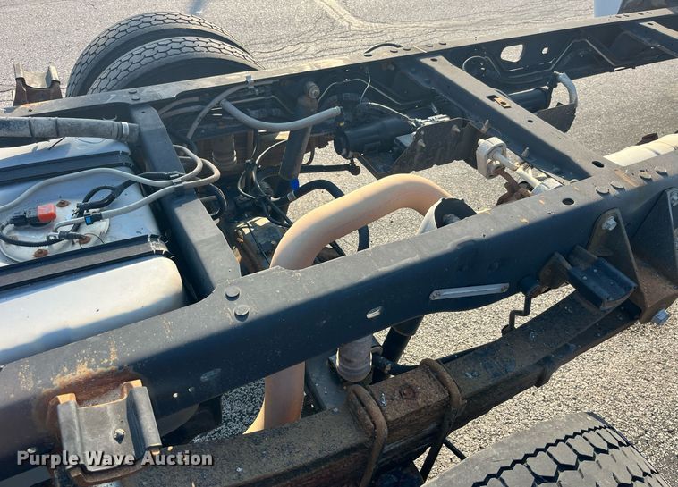 image for item DP2086 2010 Ford F450 Super Duty XL  truck cab and chassis