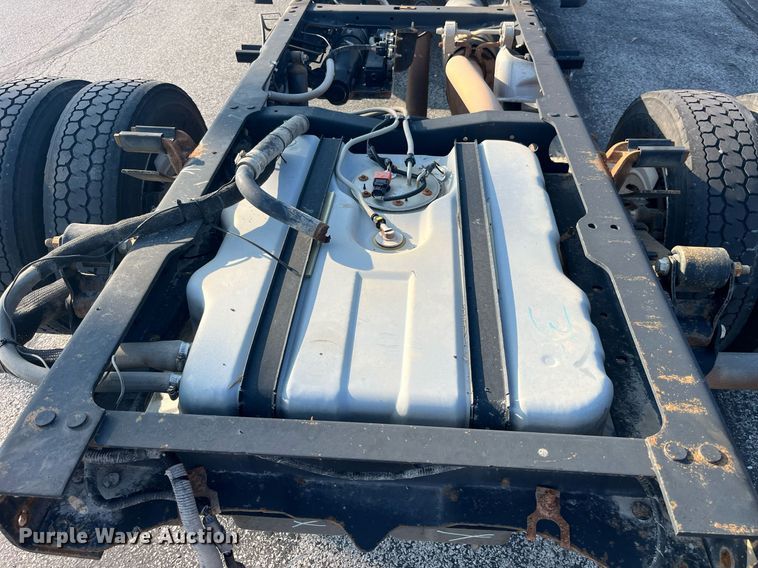 image for item DP2086 2010 Ford F450 Super Duty XL  truck cab and chassis