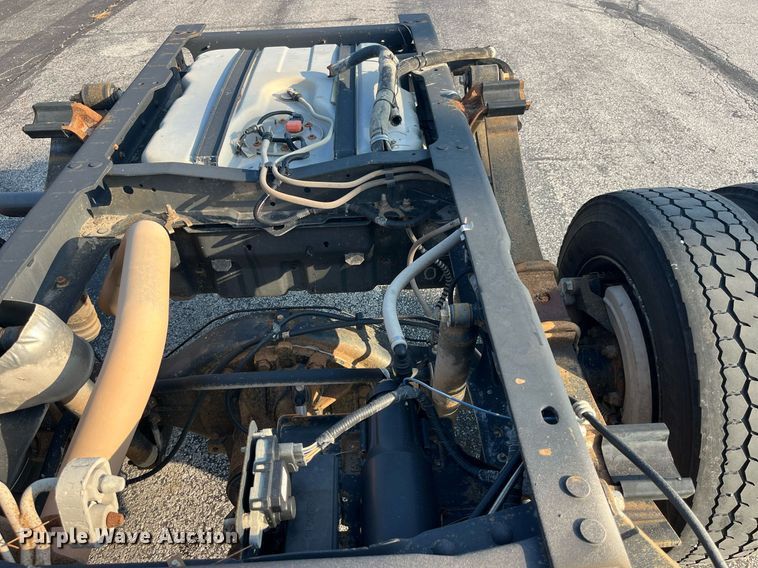 image for item DP2086 2010 Ford F450 Super Duty XL  truck cab and chassis