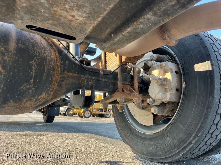 image for item DP2086 2010 Ford F450 Super Duty XL  truck cab and chassis