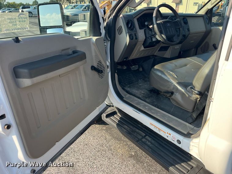 image for item DP2086 2010 Ford F450 Super Duty XL  truck cab and chassis