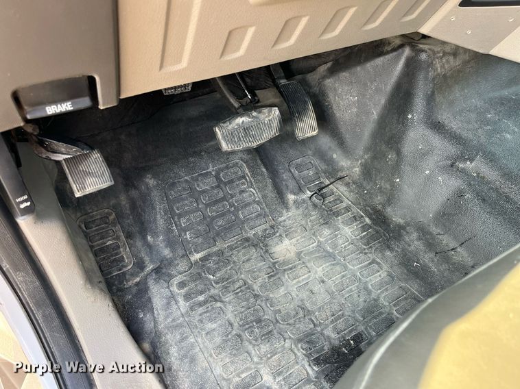 image for item DP2086 2010 Ford F450 Super Duty XL  truck cab and chassis