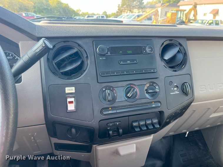 image for item DP2086 2010 Ford F450 Super Duty XL  truck cab and chassis