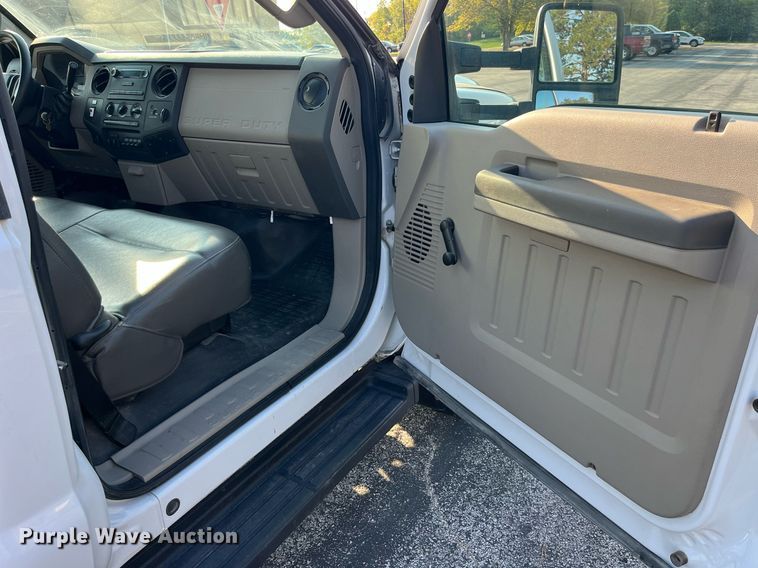 image for item DP2086 2010 Ford F450 Super Duty XL  truck cab and chassis