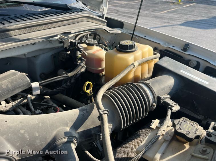 image for item DP2086 2010 Ford F450 Super Duty XL  truck cab and chassis