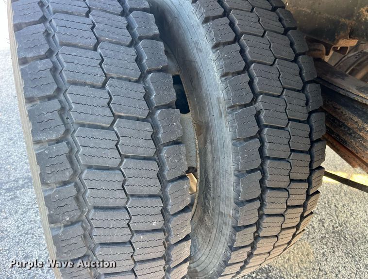 image for item DP2087 2011 Dodge Ram 4500HD  Crew Cab flatbed truck