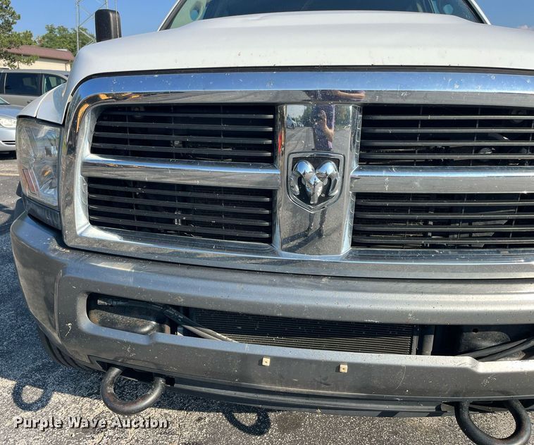 image for item DP2088 2011 Dodge Ram 5500HD  Crew Cab flatbed truck