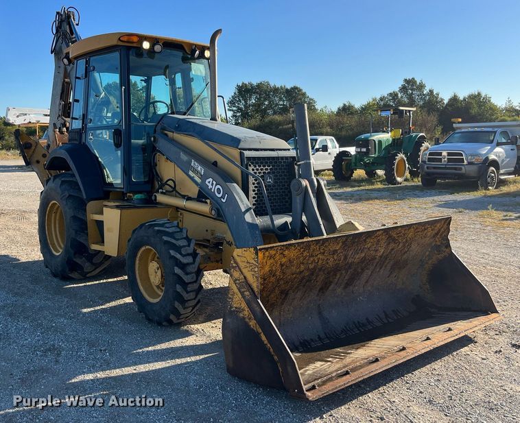 image for item DP2097 2010 John Deere 410J  backhoe