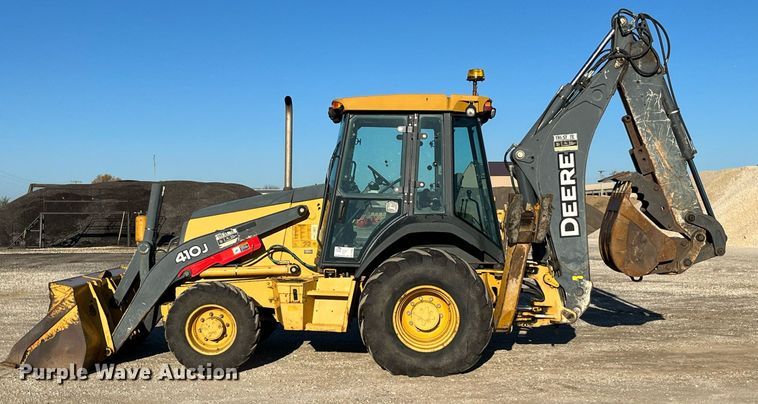 image for item DP2097 2010 John Deere 410J  backhoe