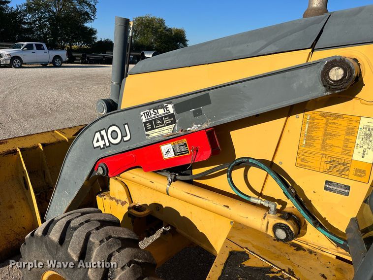 image for item DP2097 2010 John Deere 410J  backhoe