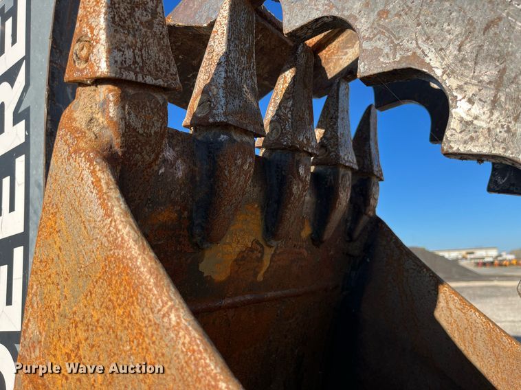 image for item DP2097 2010 John Deere 410J  backhoe