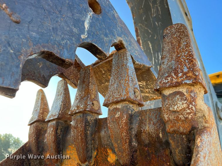 image for item DP2097 2010 John Deere 410J  backhoe