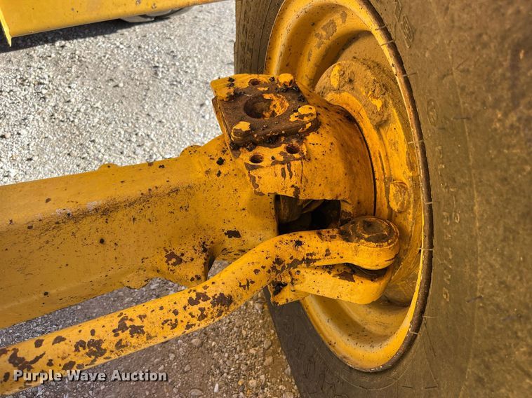 image for item DP2097 2010 John Deere 410J  backhoe