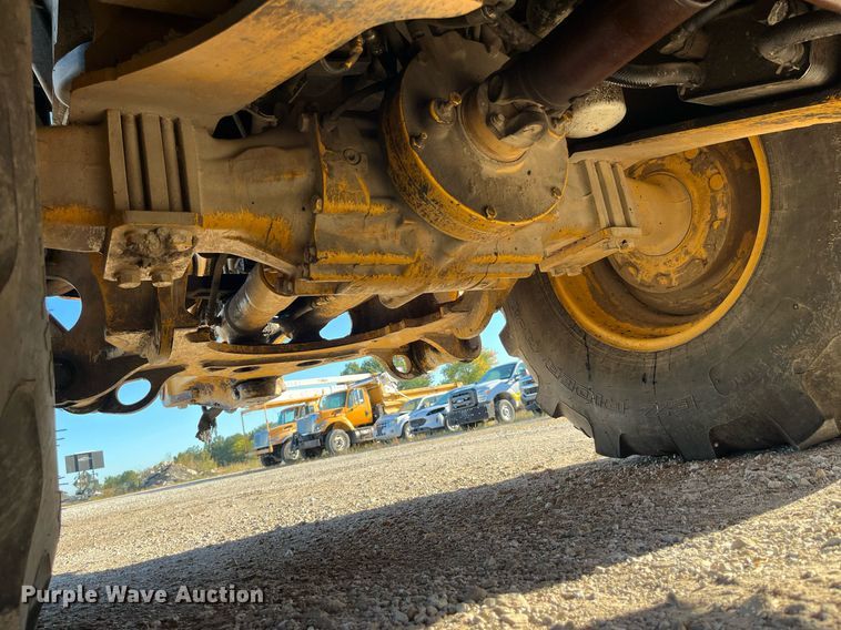 image for item DP2097 2010 John Deere 410J  backhoe