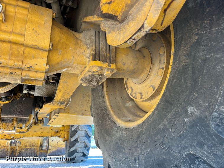 image for item DP2097 2010 John Deere 410J  backhoe