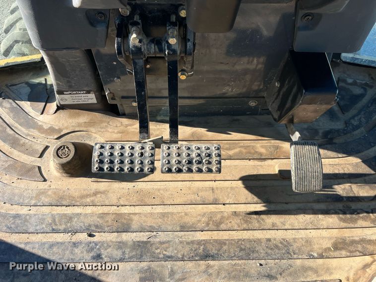 image for item DP2097 2010 John Deere 410J  backhoe