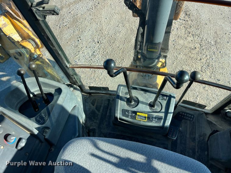 image for item DP2097 2010 John Deere 410J  backhoe