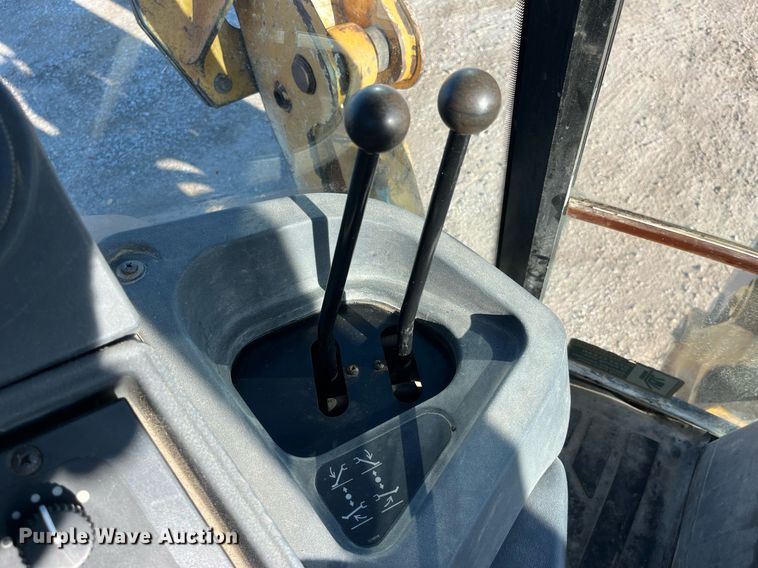 image for item DP2097 2010 John Deere 410J  backhoe