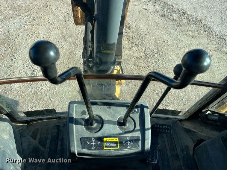 image for item DP2097 2010 John Deere 410J  backhoe