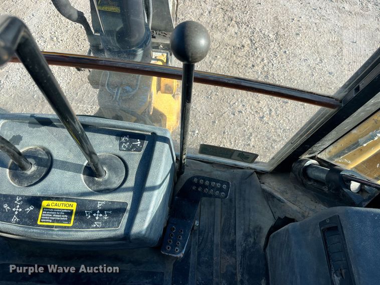 image for item DP2097 2010 John Deere 410J  backhoe