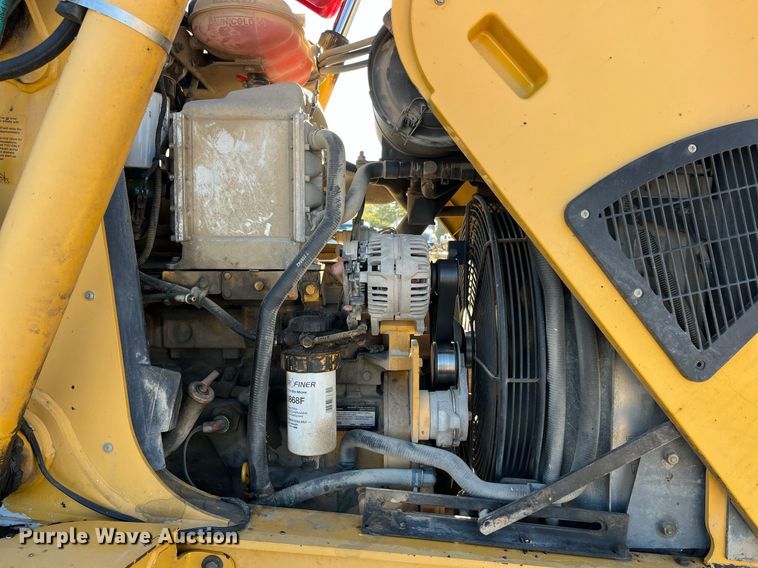 image for item DP2097 2010 John Deere 410J  backhoe