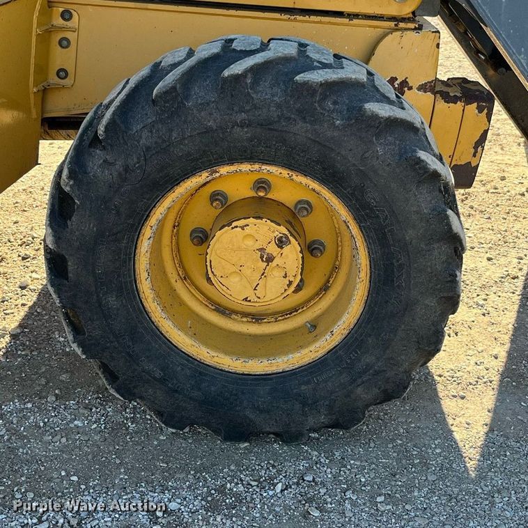 image for item DP2097 2010 John Deere 410J  backhoe