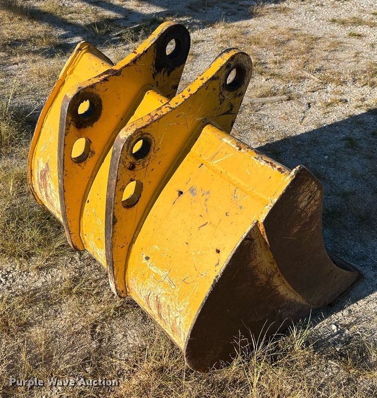 image for item DP2097 2010 John Deere 410J  backhoe