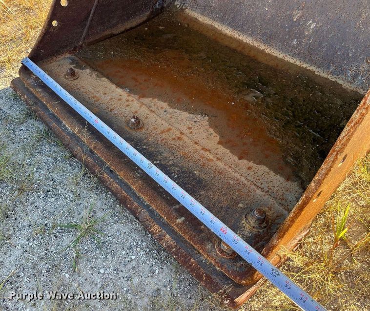 image for item DP2097 2010 John Deere 410J  backhoe