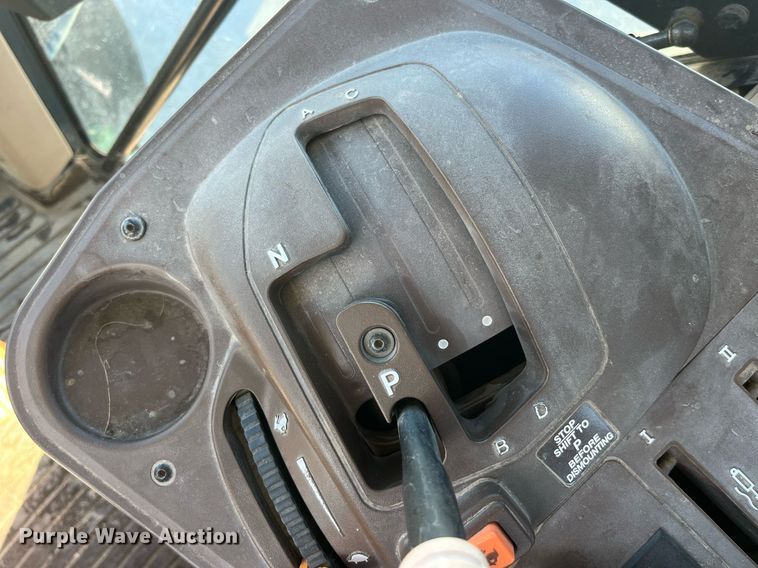 image for item DP2103 2006 John Deere 6420  MFWD tractor