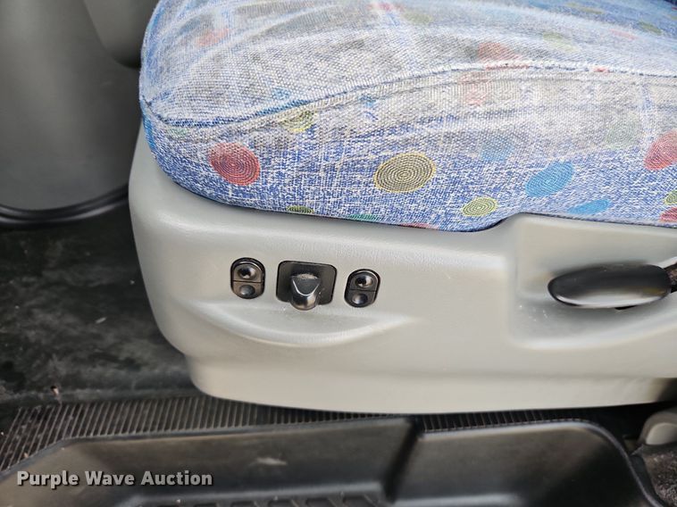 image for item DP2447 2017 Ford Econoline E450  shuttle bus