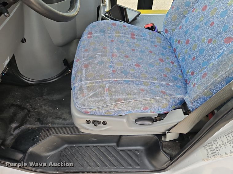 image for item DP2447 2017 Ford Econoline E450  shuttle bus