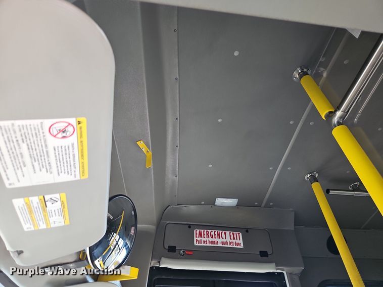 image for item DP2447 2017 Ford Econoline E450  shuttle bus