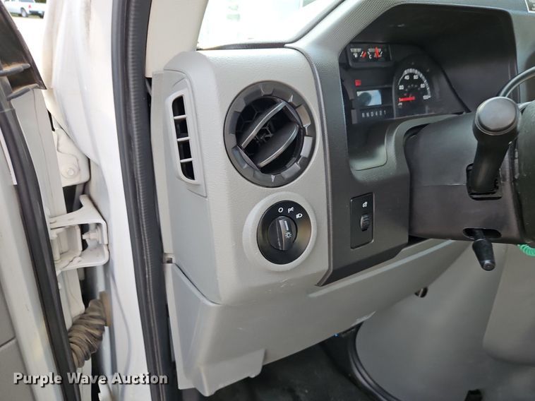 image for item DP2447 2017 Ford Econoline E450  shuttle bus