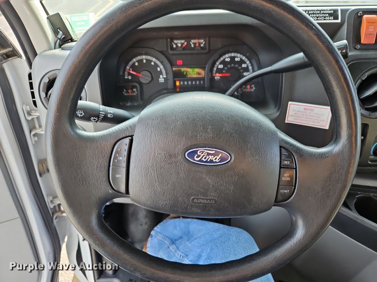 image for item DP2447 2017 Ford Econoline E450  shuttle bus