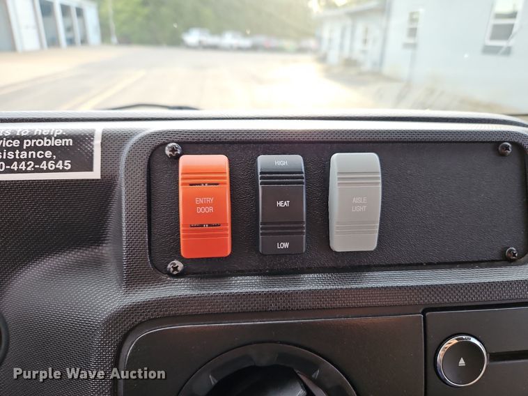 image for item DP2447 2017 Ford Econoline E450  shuttle bus