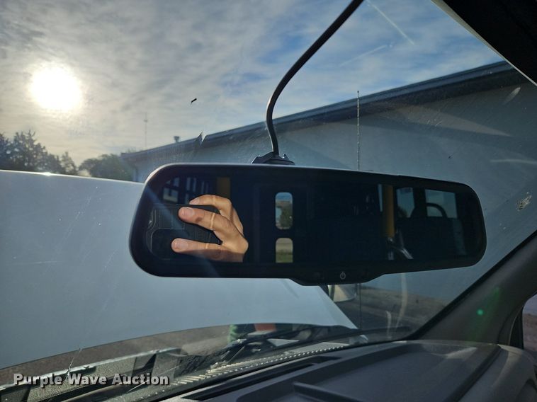 image for item DP2447 2017 Ford Econoline E450  shuttle bus