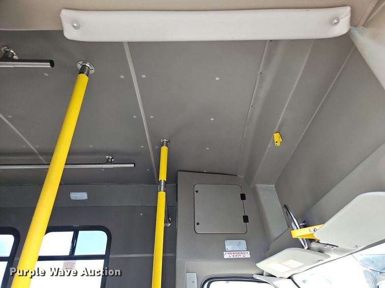 image for item DP2447 2017 Ford Econoline E450  shuttle bus