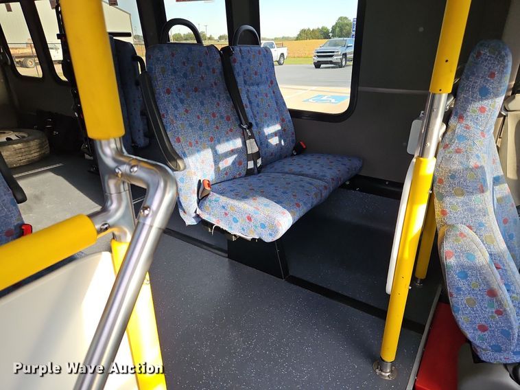 image for item DP2447 2017 Ford Econoline E450  shuttle bus