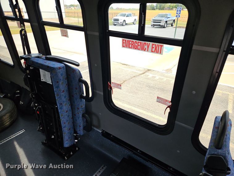 image for item DP2447 2017 Ford Econoline E450  shuttle bus